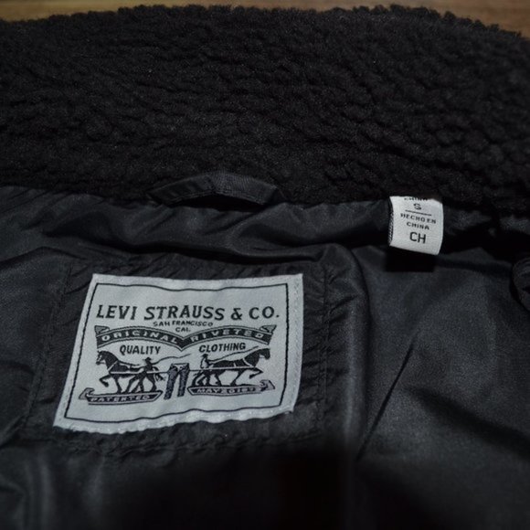 NWOT Levi's Women's Black Oversized Sherpa Trucker Teddy Jacket Size Small - Picture 5 of 6